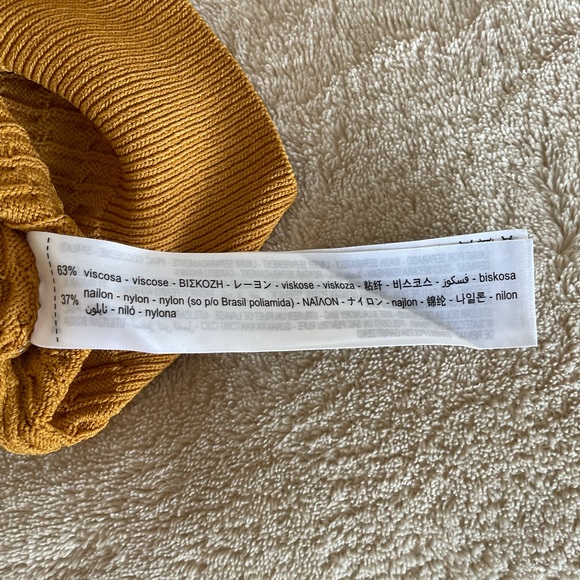 ***SOLD***Zara Short Cable Knit Pearl Sleeve Sweater - Size M - Picture 11 of 11